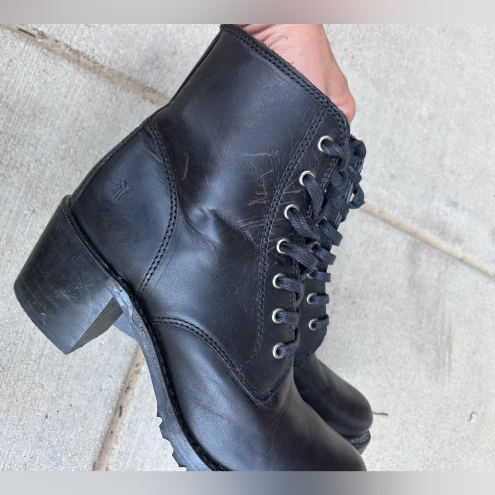 Frye Sabrina 6G Black Lace Up Heeled Boots - Picture 8 of 9